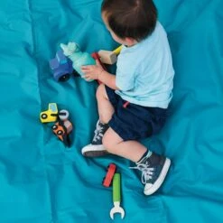 Klean Kanteen Kids Sippy Cup 335ml - Pool Party Blue -Camping Sales Shop 2019 K12CSIPPY BB BoyWithToys sippy bottle lifestyle 8bb1d1e2 3e8f 4d6d a188 13ebdf0ae6ff