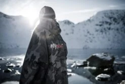 Dryrobe Advance Long Sleeve Black Camouflage - RECYCLED -Camping Sales Shop 3F1A27752048 2024x2024 ab421a89 d8fd 499c aecd ee46c11ab669