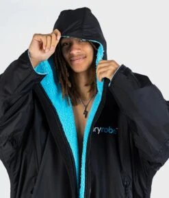 Dryrobe Advance Long Sleeve BLACK BLUE - RECYCLED -Camping Sales Shop Black Blue 4 2024x2024 f9179bbb f9fc 498e 95ca 6b6bb210dec9
