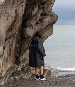 Dryrobe Advance Kids Long Sleeve BLACK BLUE - RECYCLED -Camping Sales Shop LS Black Blue Kids 3 2024x2024 067c431d 9d12 4d4d a5e1 8c08bd7cd980