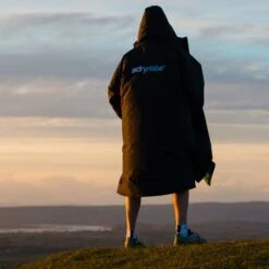 Dryrobe Advance Long Sleeve BLACK BLUE - RECYCLED -Camping Sales Shop dryrobe LS BB 26 2024x2024 cf20035e 9e2d 47c1 a3db 5358bc8642f4