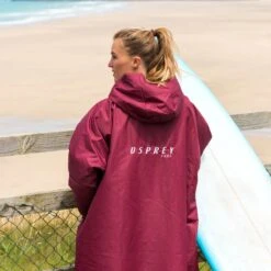 Osprey Unisex Changing Robe Maroon 13 Osprey Unisex Changing Robe Maroon -Camping Sales Shop su4047 51 changing robe lifestyle 2 1